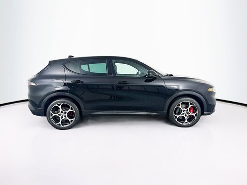 Used 2024 Alfa Romeo Tonale Veloce AWD/4WD image 10