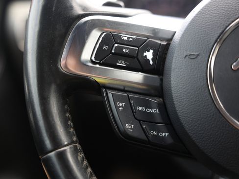 Used 2020 Ford Mustang Premium image 32