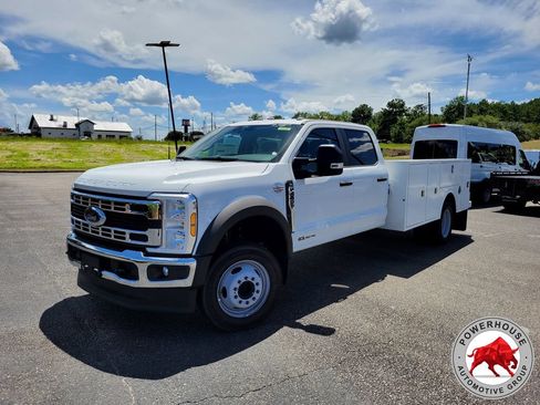New 2026 Ford F450 XL w/ XL Chrome Package RWD image 2