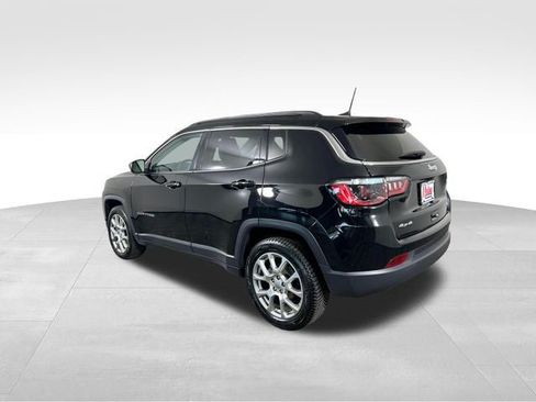 Used 2022 Jeep Compass Latitude AWD/4WD image 4