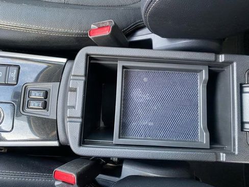 Used 2018 Mitsubishi Outlander SEL image 20