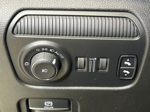 Certified 2022 Jeep Wagoneer Series III w/ Premium Group I image 23