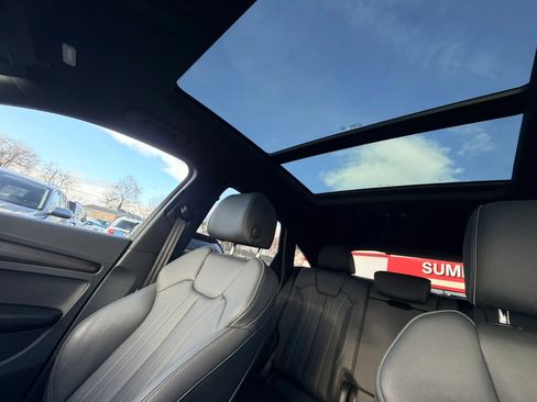 Used 2024 Audi Q5 2.0T Premium w/ Convenience Package image 20