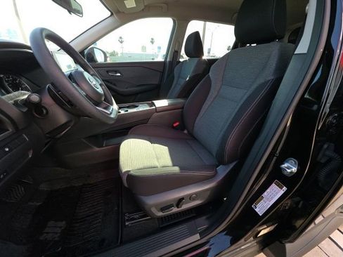 Used 2022 Nissan Rogue SV image 13