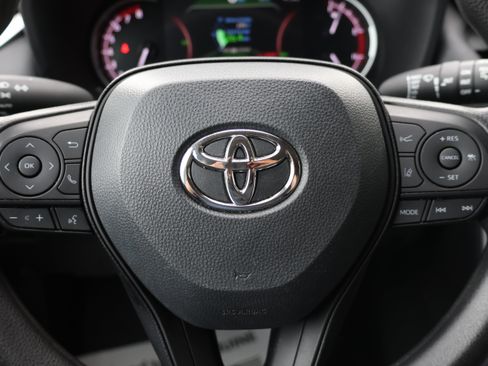 Certified 2024 Toyota RAV4 XLE FWD image 27