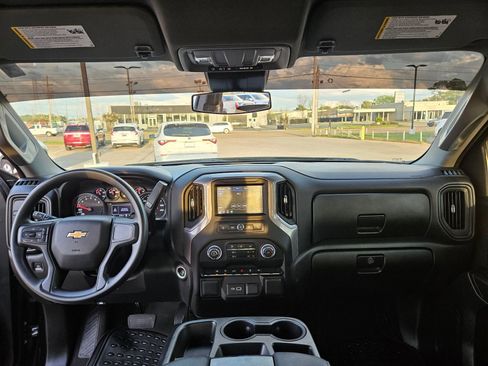 Used 2022 Chevrolet Silverado 1500 Custom image 23