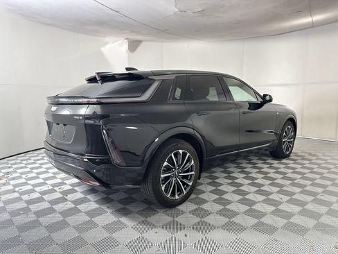 Used 2024 Cadillac Lyriq Sport RWD image 8