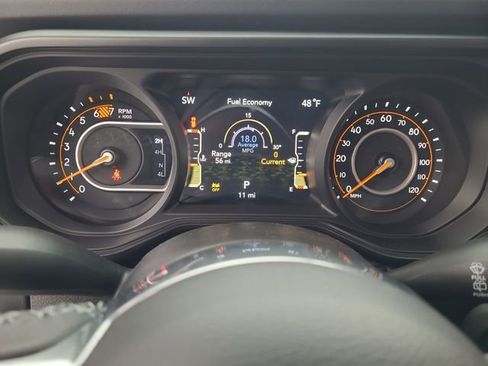 New 2026 Jeep Wrangler Unlimited Sahara AWD/4WD image 8