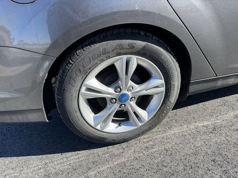Used 2014 Ford Focus SE w/ SE Winter Package image 35