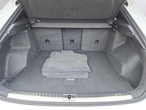 Certified 2025 Audi Q3 2.0T Premium w/ Convenience Package image 35