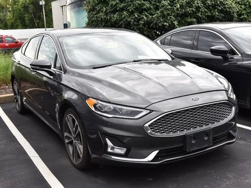 Used 2019 Ford Fusion Titanium FWD image 4