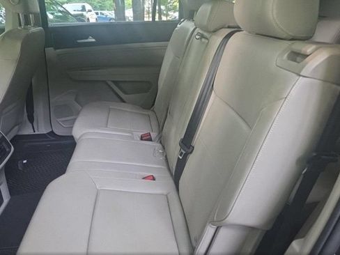 Used 2023 Volkswagen Atlas SE w/ Panoramic Sunroof Package AWD/4WD image 7