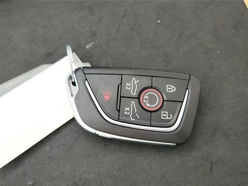 Used 2025 Chevrolet Corvette Stingray Coupe w/ 1LT RWD image 1