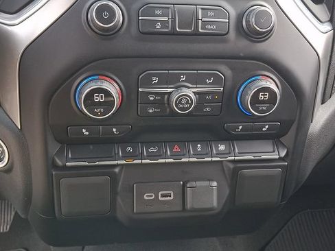 Certified 2021 Chevrolet Silverado 1500 LT AWD/4WD image 16