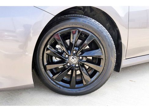 Used 2024 Toyota Camry LE image 28