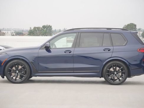 Used 2026 BMW X7 xDrive40i w/ M Sport Package AWD/4WD image 4