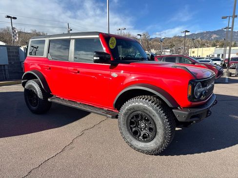 Used 2021 Ford Bronco Wildtrak image 3