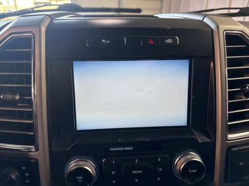 Used 2015 Ford F150 Lariat w/ Equipment Group 502A Luxury image 26