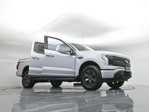New 2025 Ford F150 Lightning Flash image 3