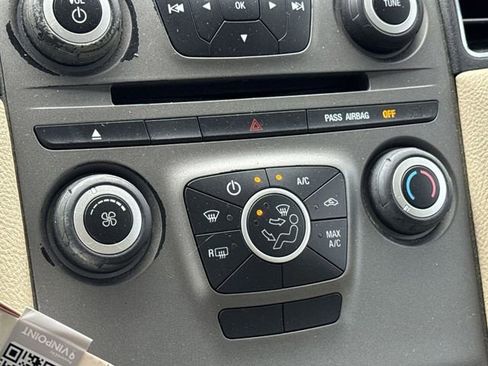 Used 2014 Ford Taurus SE FWD image 19