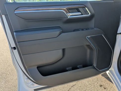 Used 2023 Chevrolet Silverado 1500 LT image 10