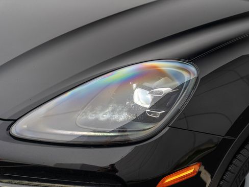 Used 2019 Porsche Cayenne image 29