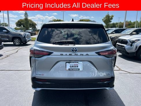 Used 2024 Toyota Sienna XSE w/ XSE Plus Package FWD image 20
