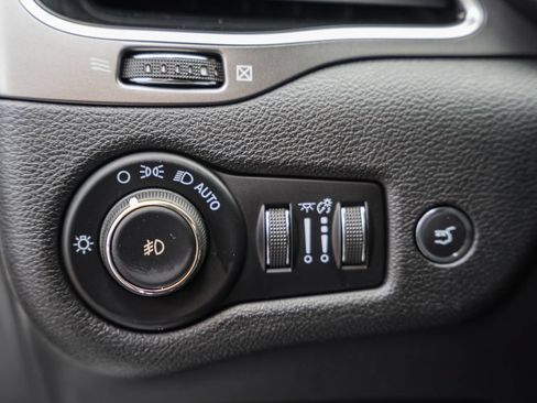Used 2019 Jeep Cherokee Limited AWD/4WD image 43