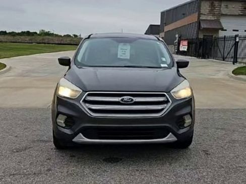 Used 2017 Ford Escape SE FWD image 3