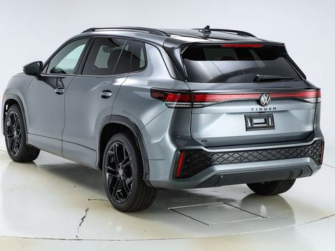 New 2026 Volkswagen Tiguan SE R-Line image 7