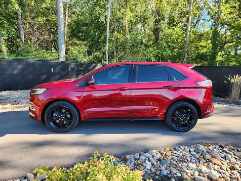 Used 2019 Ford Edge ST w/ Equipment Group 401A image 2
