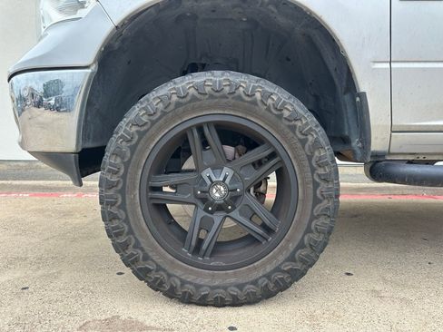 Used 2019 RAM 1500 Big Horn AWD/4WD image 10