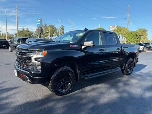 Used 2024 Chevrolet Silverado 1500 LT Trail Boss w/ LT Trail Boss Premium Package AWD/4WD image 3