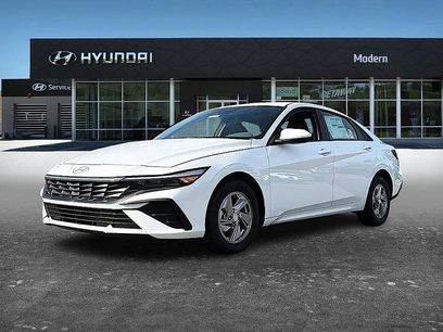 New 2026 Hyundai Elantra SE