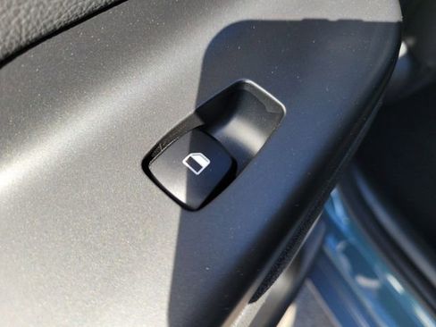 Used 2022 Hyundai Kona Limited image 14