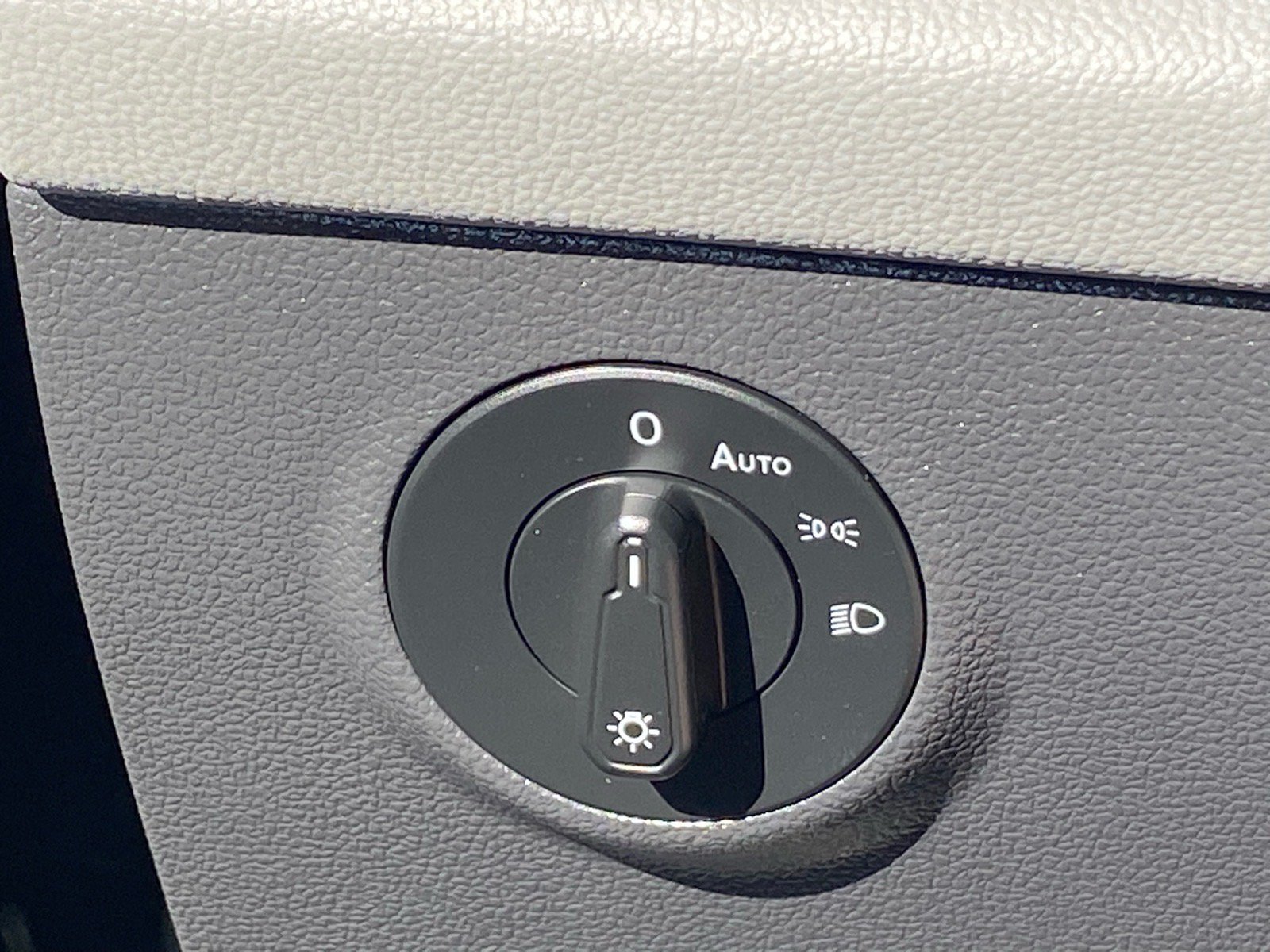 Certified 2023 Volkswagen Taos SE AWD/4WD image 12