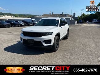 Used 2023 Jeep Grand Cherokee Altitude AWD/4WD video 1