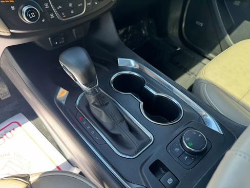 Used 2023 Chevrolet Traverse Premier AWD/4WD image 11