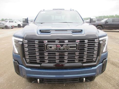 New 2026 GMC Sierra 2500 Denali Ultimate AWD/4WD image 12