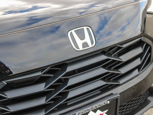 Certified 2025 Honda HR-V Sport image 5