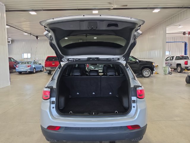 Used 2025 Jeep Compass Limited AWD/4WD image 28