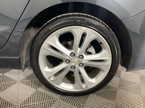 Used 2017 Chevrolet Cruze Premier image 41