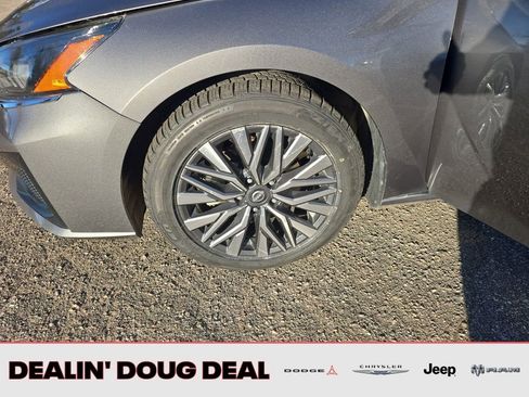 Used 2024 Nissan Altima 2.5 SV image 25