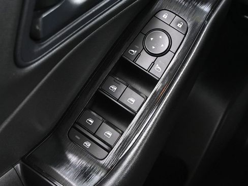 Used 2024 Nissan Rogue S image 24