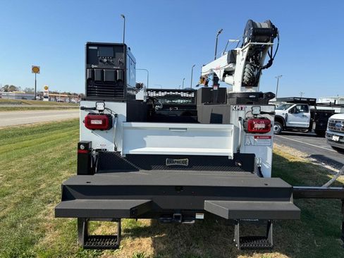 New 2024 Ford F550 4x4 SuperCab Super Duty image 13