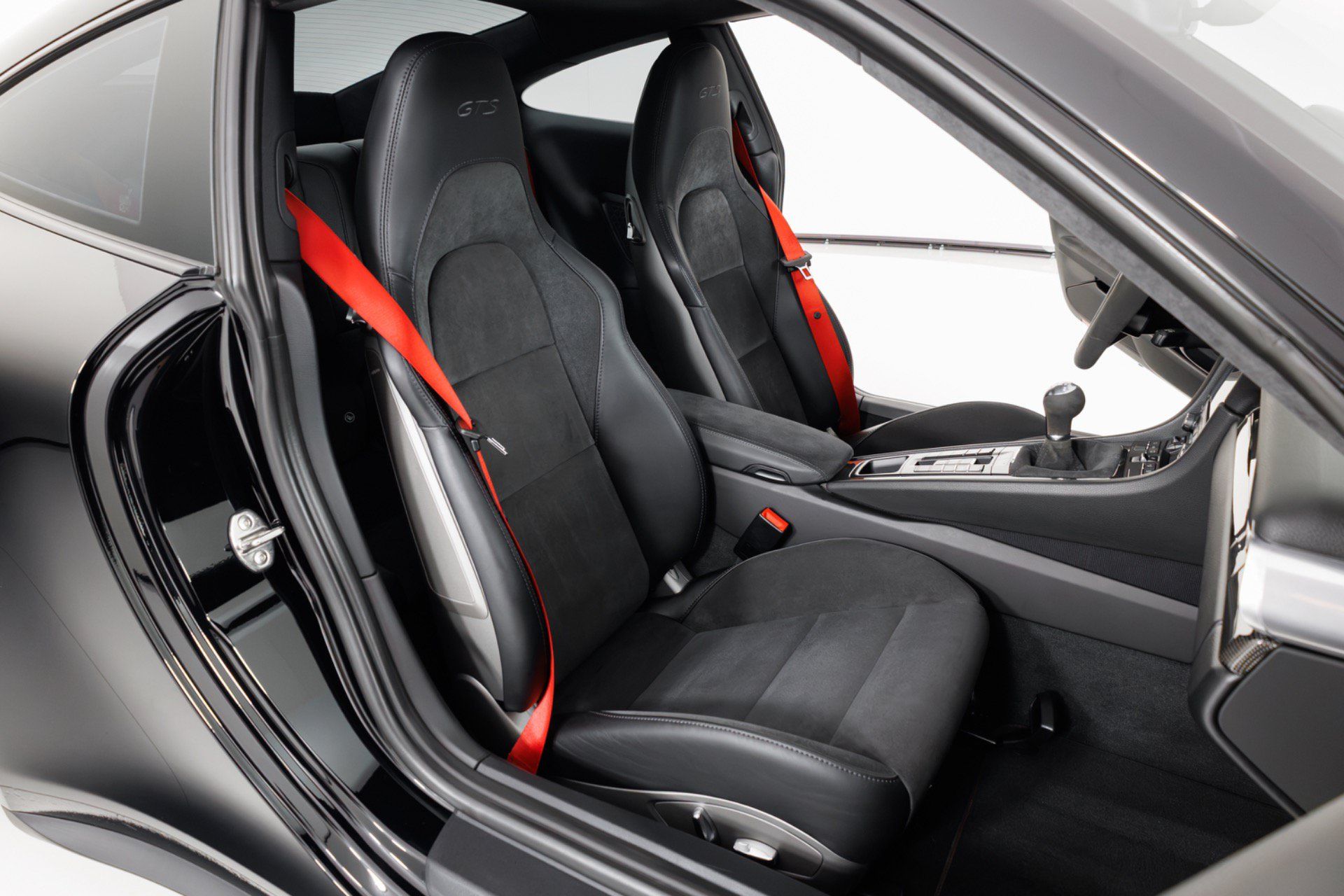 Used 2017 Porsche 911 Carrera GTS RWD image 32