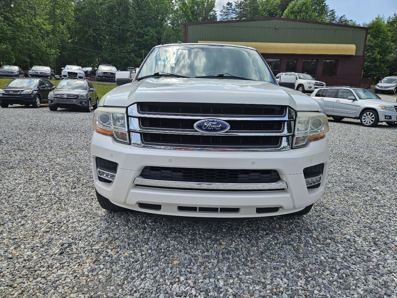 Used 2017 Ford Expedition Limited w/ Equipment Group 301A RWD image 3