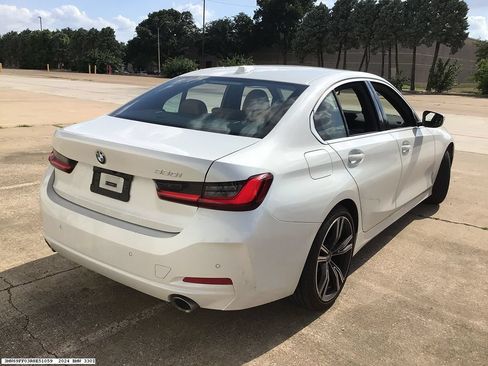 Used 2024 BMW 330i Sedan w/ Convenience Package RWD image 5