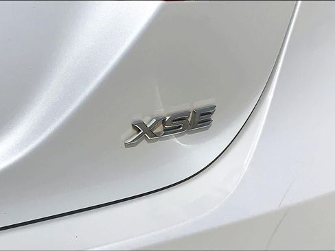 Used 2018 Toyota Camry XSE FWD image 10