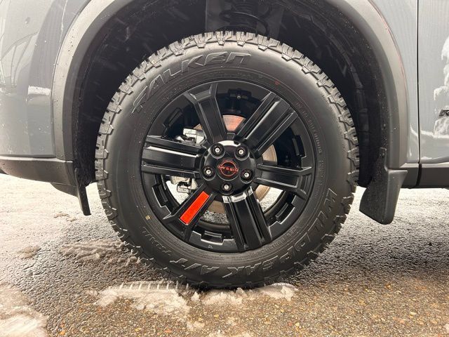 Used 2026 Nissan Rogue SV AWD/4WD image 12
